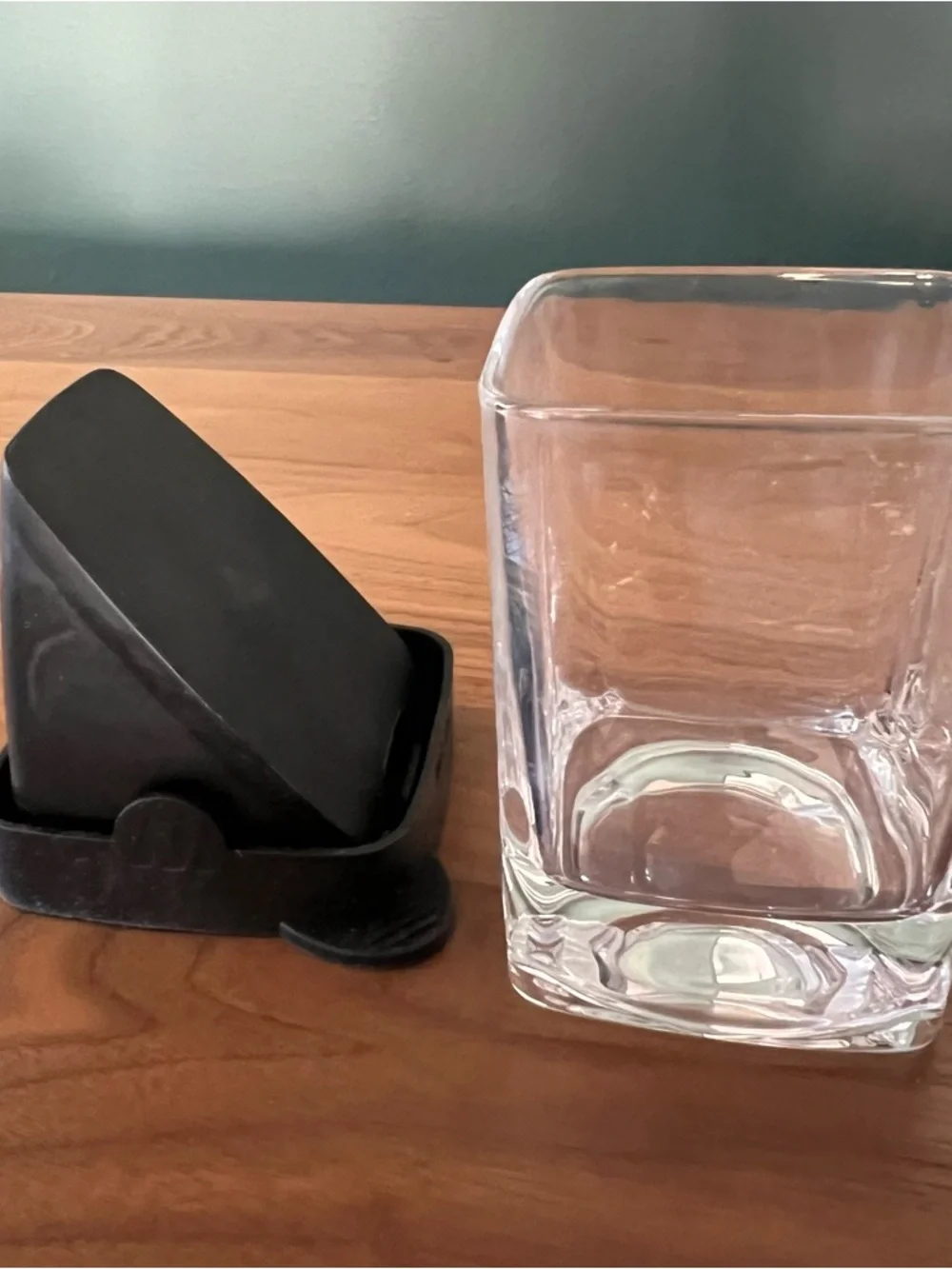 Corkcicle‎ Black Silicone Glass Whiskey Ice Wedge Mold Barware Cocktail Supplies